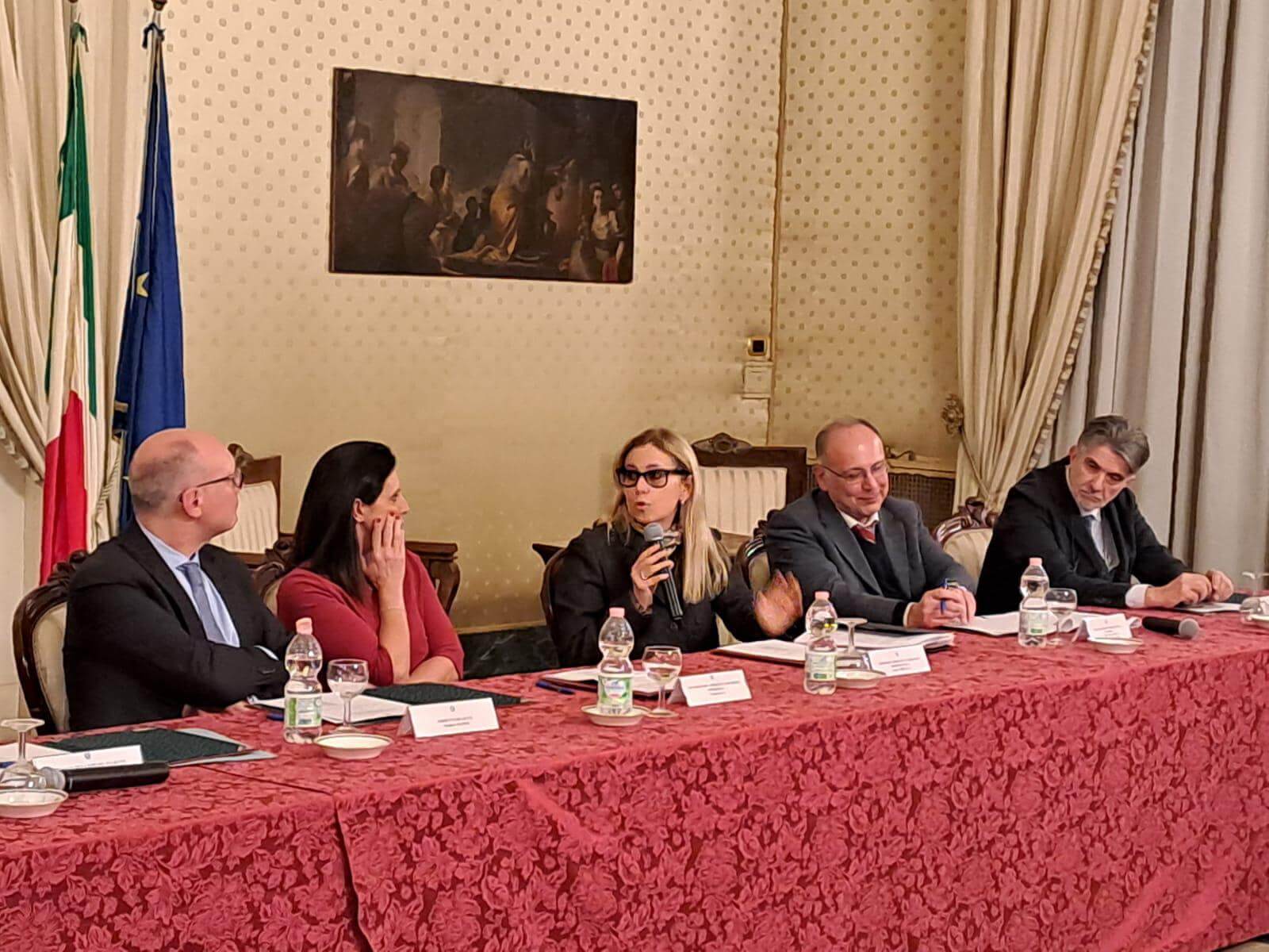 Contrasto all’abbandono dei rifiuti nel Leccese, accordo tra Regione Puglia e ministero dell’Ambiente Contrasto all’abbandono dei rifiuti nel Leccese, accordo tra Regione Puglia e ministero dell’Ambiente