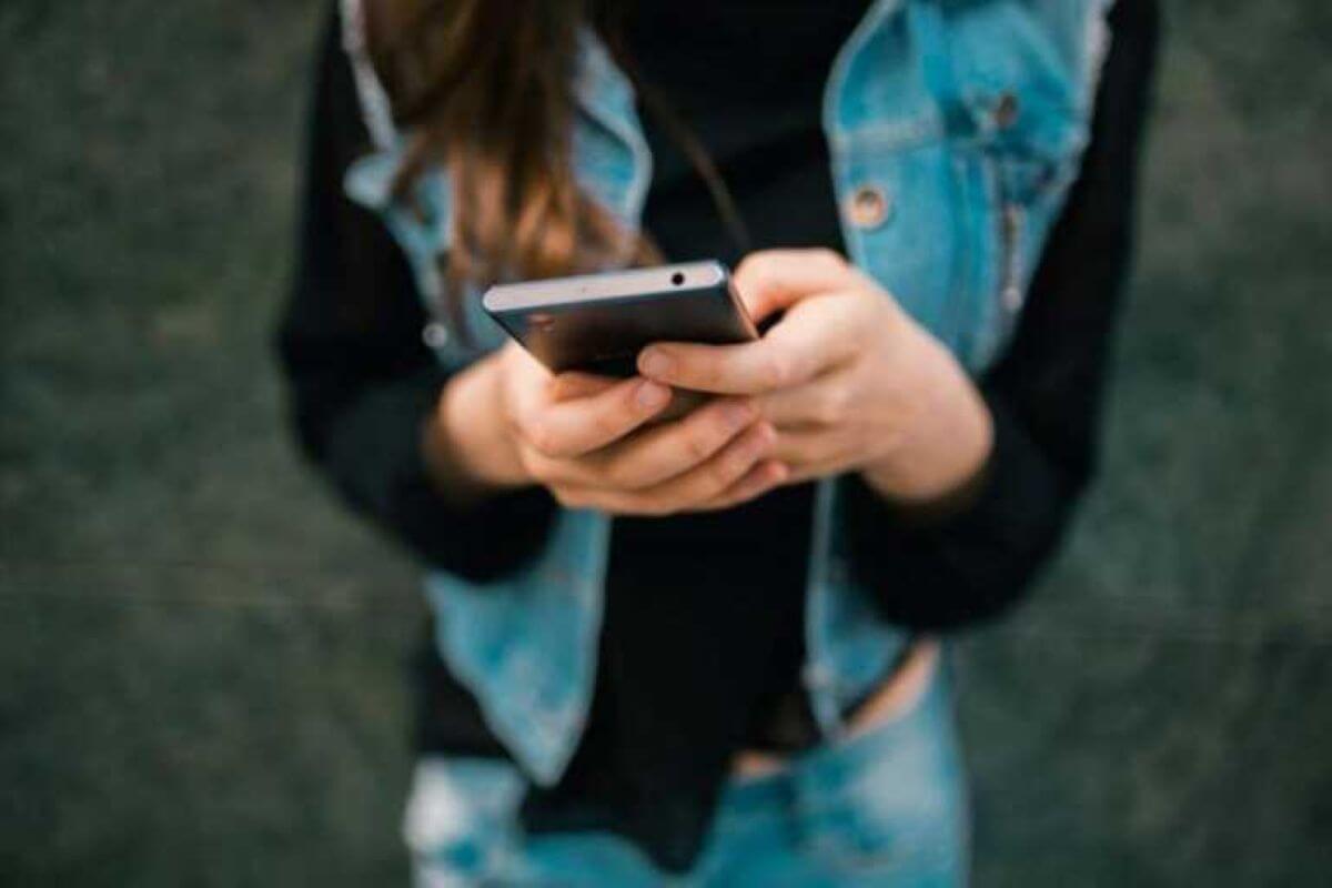 Brindisi, video intimo di una 14enne diffuso in alcune chat: indagato un ragazzo di 17 anni Brindisi, video intimo di una 14enne diffuso in alcune chat: indagato un ragazzo di 17 anni