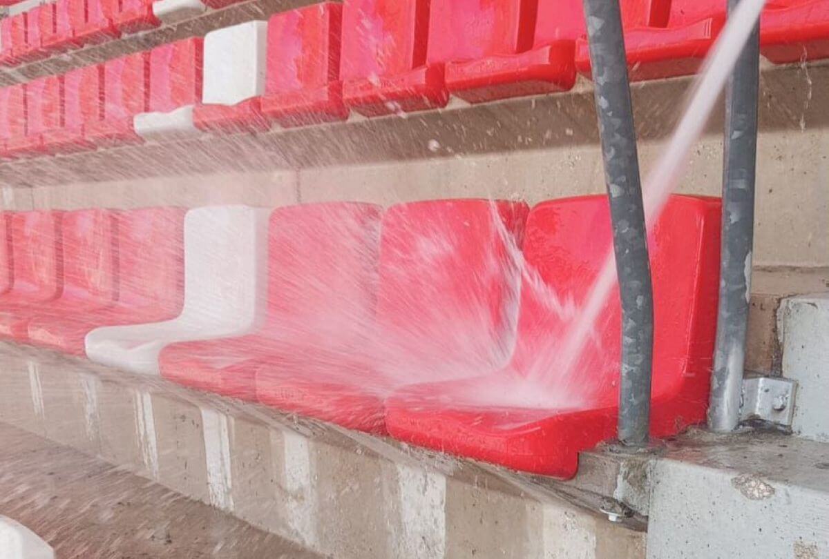 Bari, sporcizia e degrado allo stadio San Nicola, il club: «Oltre 5 milioni di euro per manutenzioni» Bari, sporcizia e degrado allo stadio San Nicola, il club: «Oltre 5 milioni di euro per manutenzioni»