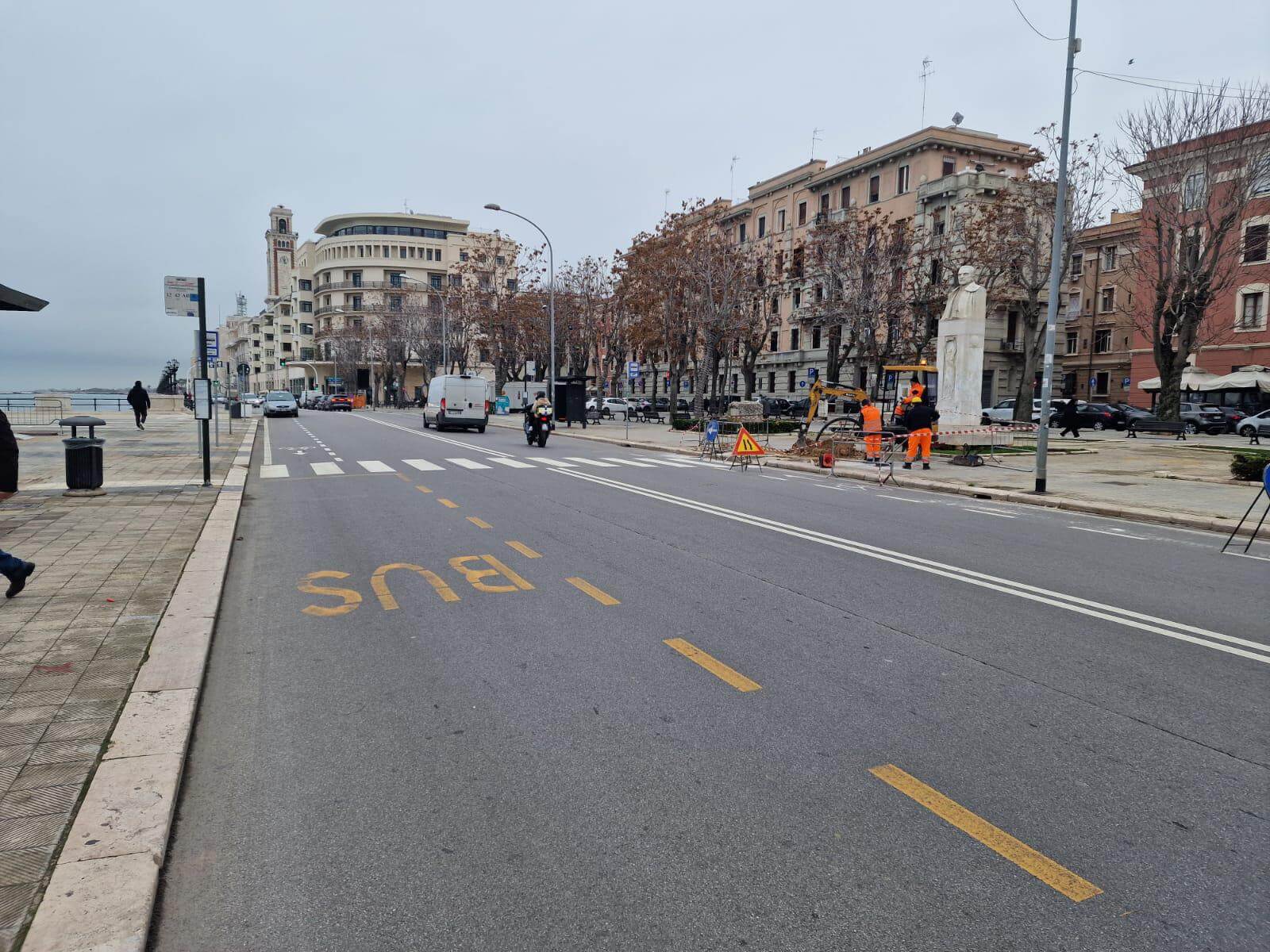 Bari, aumenta la sicurezza stradale: al via i lavori per l’installazione di 5 nuovi semafori a chiamata Bari, aumenta la sicurezza stradale: al via i lavori per l’installazione di 5 nuovi semafori a chiamata