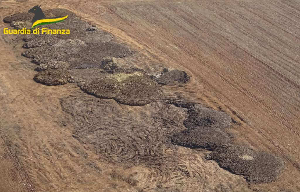 Ceglie Messapica, rifiuti speciali abbandonati: sequestrati terreni di 17mila metri quadrati