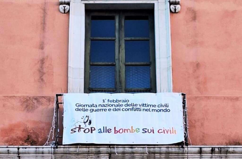 Galleria foto '“Stop alle bombe sui civili”, Bari aderisce alla Giornata nazionale per le vittime di guerra' - foto 1