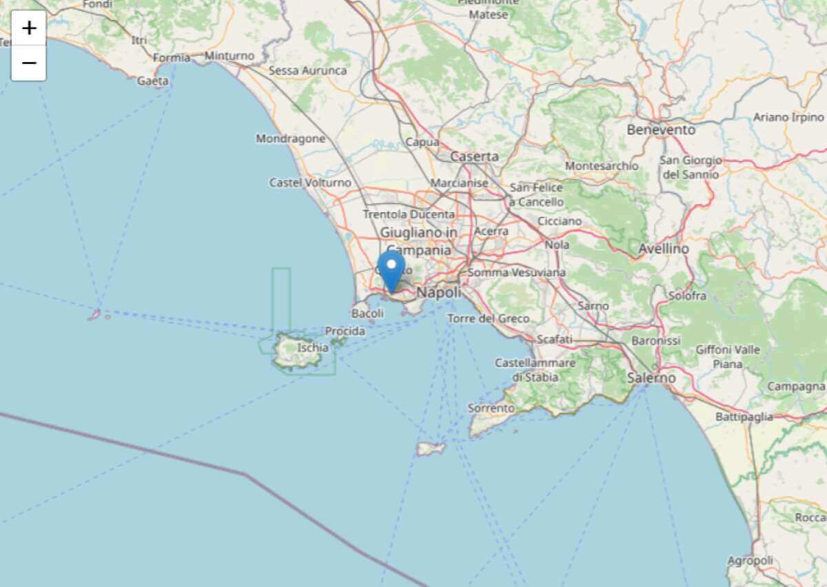 Terremoto a Napoli, in corso sciame sismico ai Campi Flegrei: scossa di magnitudo 3.0 a Pozzuoli Terremoto a Napoli, in corso sciame sismico ai Campi Flegrei: scossa di magnitudo 3.0 a Pozzuoli