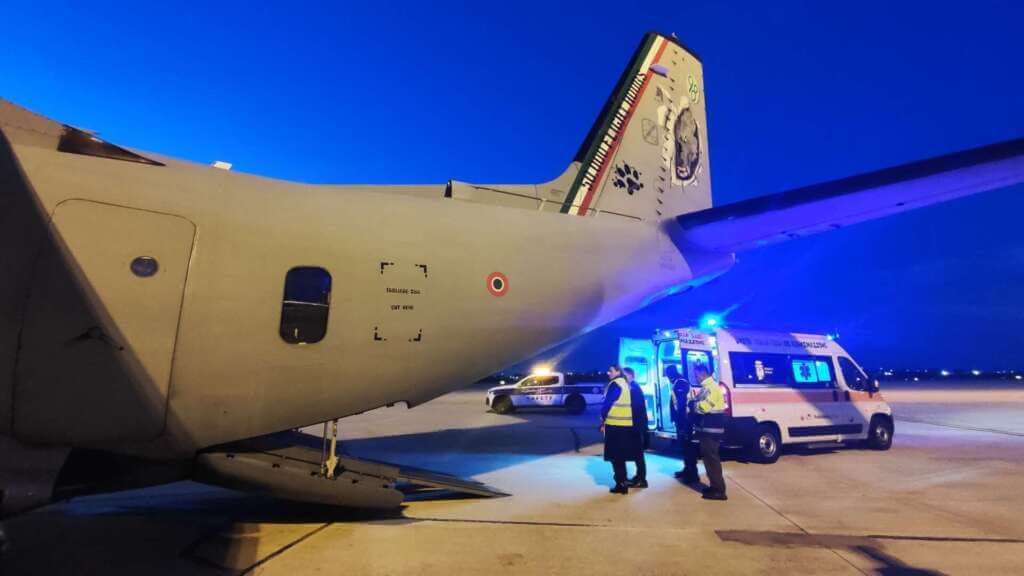 Galleria foto 'Volo salvavita dell’Aeronautica per un bimbo di 1 anno dal Giovanni XXIII al Bambin Gesù – VIDEO' - foto 3