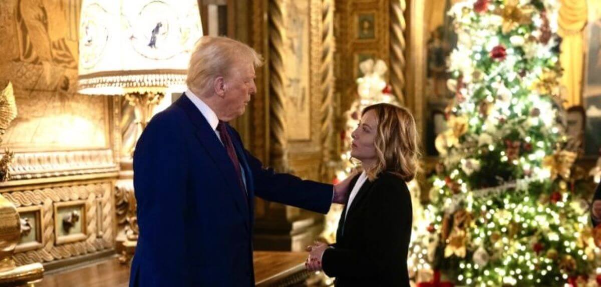 La premier vola negli Stati Uniti dal presidente Trump: «Meloni ha preso d’assalto l’Europa»