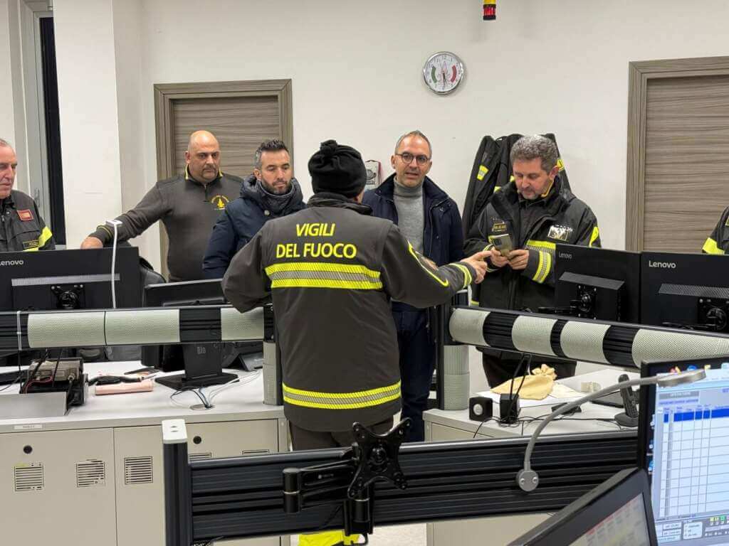 Galleria foto 'Foggia, presidio dei vigili del fuoco al “Gino Lisa”: «Il Governo adegui la pianta organica»' - foto 2