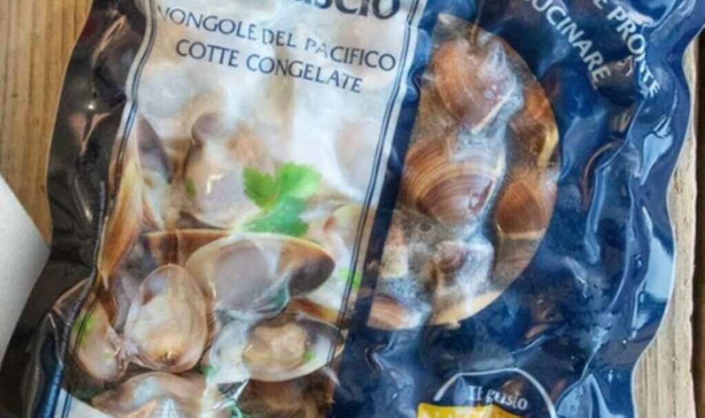 Galleria foto 'Allarme alimentare, richiamato lotto di vongole surgelate: «Rischio di contaminazione chimica»' - foto 1