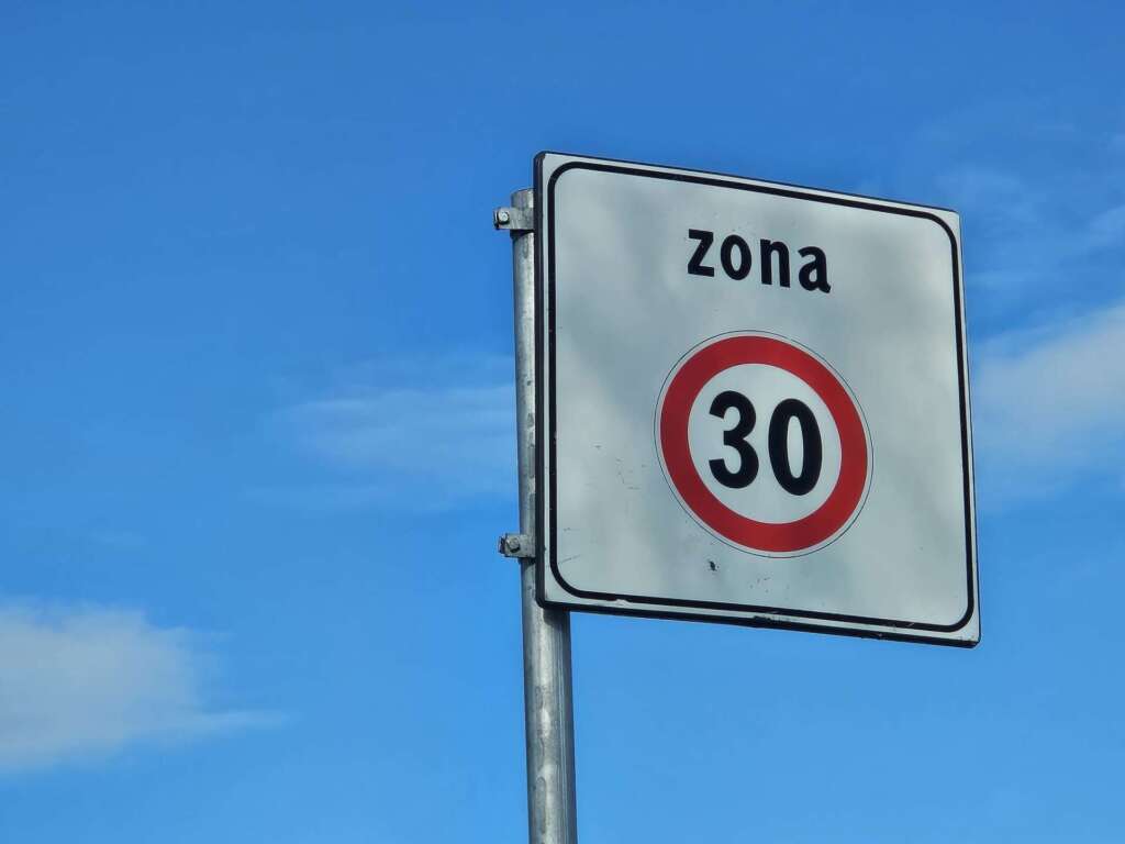 Galleria foto 'Bari come Bologna, presto implementate le “zone 30 km/h”: «Obiettivo meno incidenti»' - foto 1