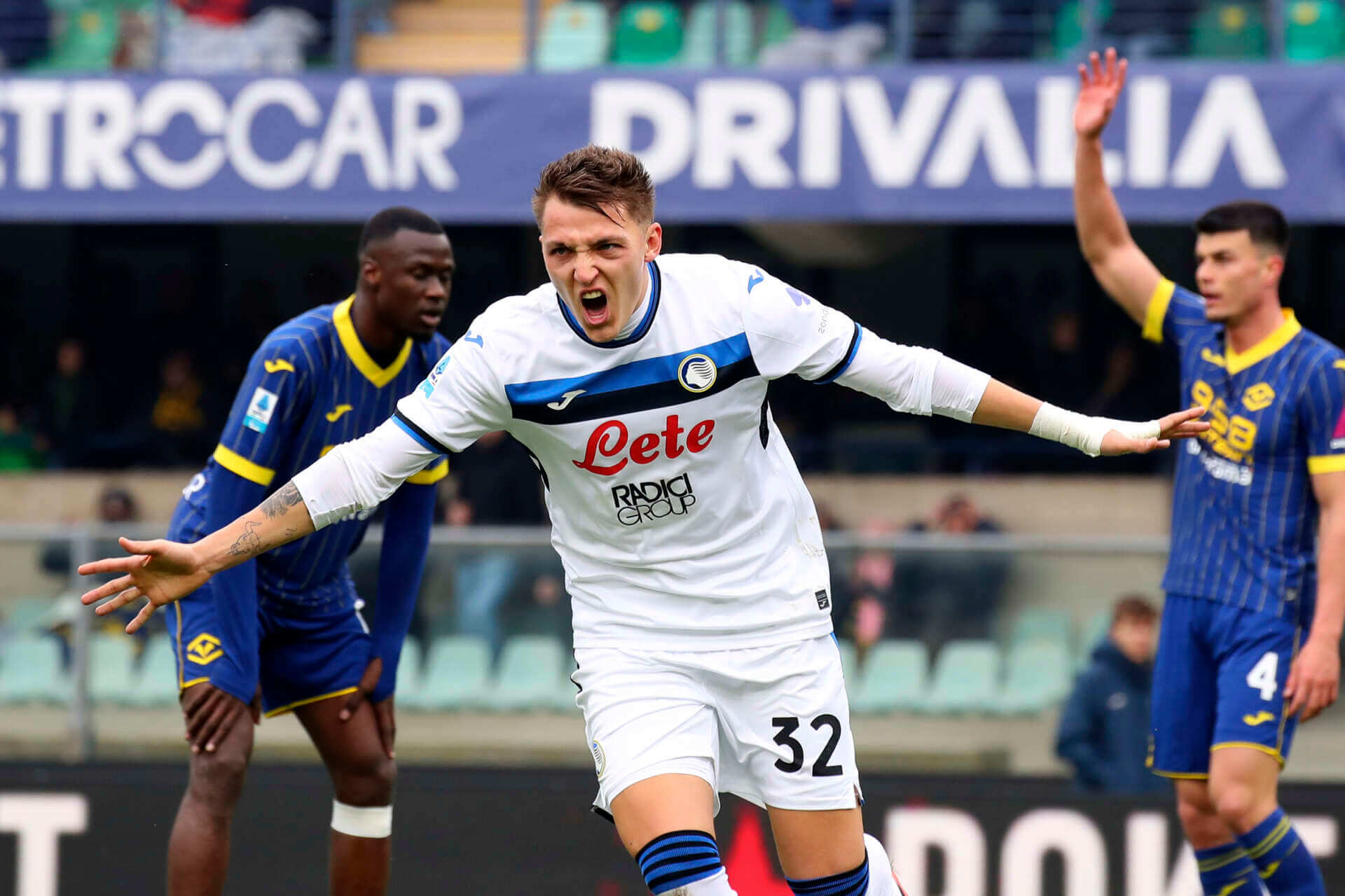 Serie A, Hellas Verona demolito dall’Atalanta 0-5: show del capocannoniere Retegui con un poker Serie A, Hellas Verona demolito dall’Atalanta 0-5: show del capocannoniere Retegui con un poker