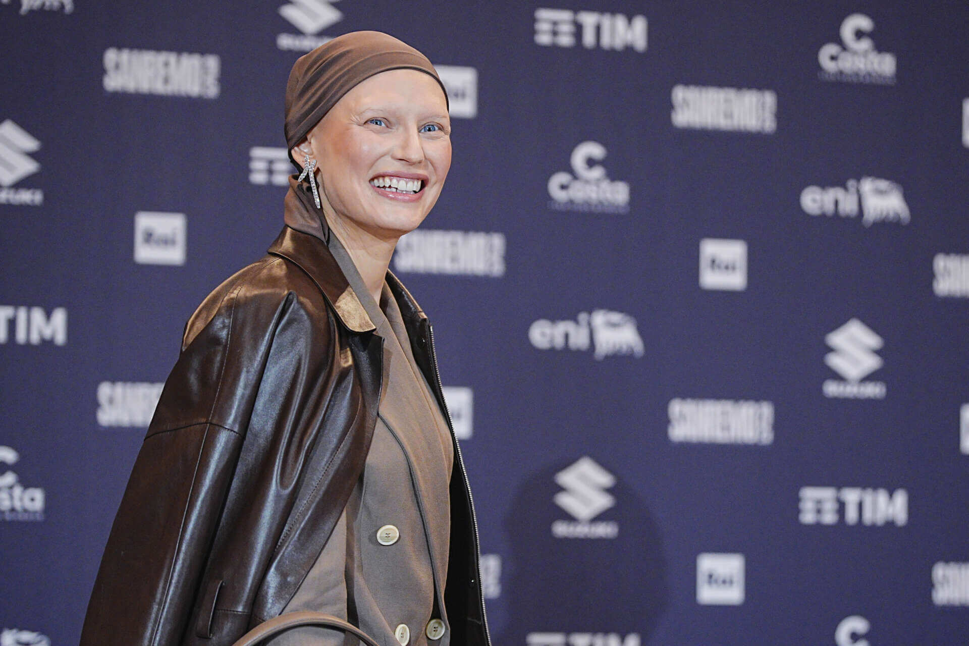 Sanremo, Bianca Balti: «Non sono qui per fare la malata di cancro. Voglio celebrare la vita» – VIDEO