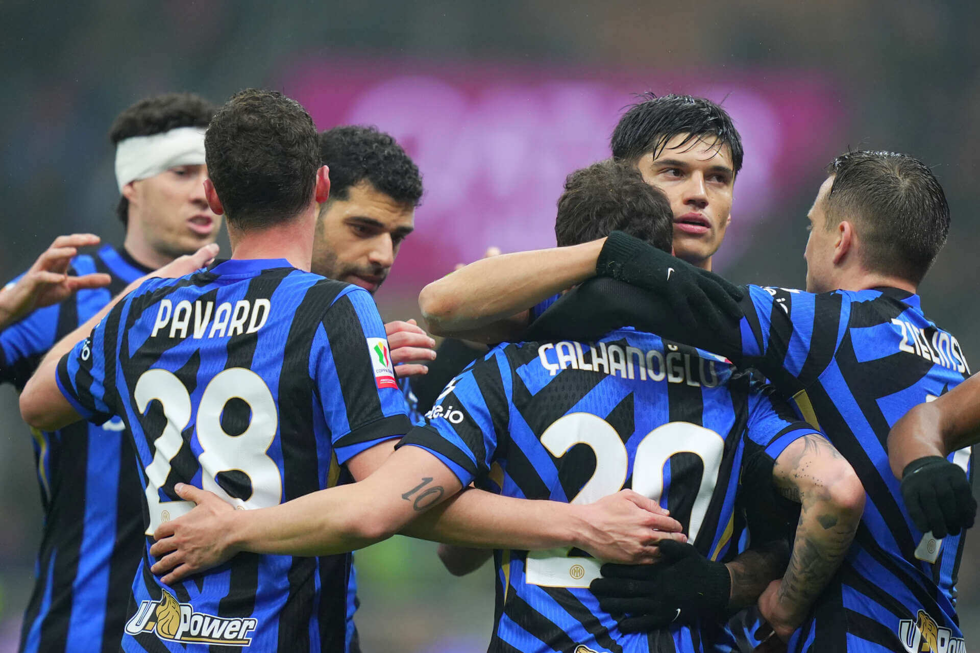 Coppa Italia, l’eurogol di Arnautovic e il rigore di Calhanoglu valgono la semifinale: Inter-Lazio 2-0 Coppa Italia, l’eurogol di Arnautovic e il rigore di Calhanoglu valgono la semifinale: Inter-Lazio 2-0
