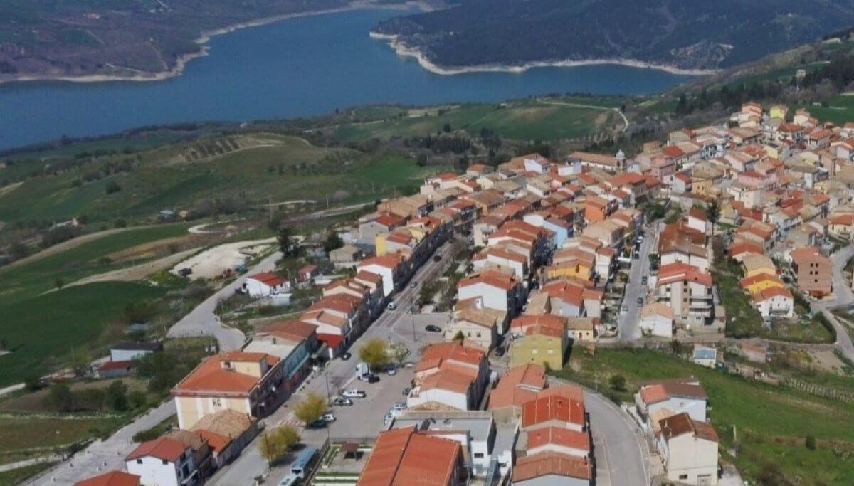 Scuola, uffici spostati a 35 km. Scoppia la protesta a Carlantino: «Passiamo al Molise»