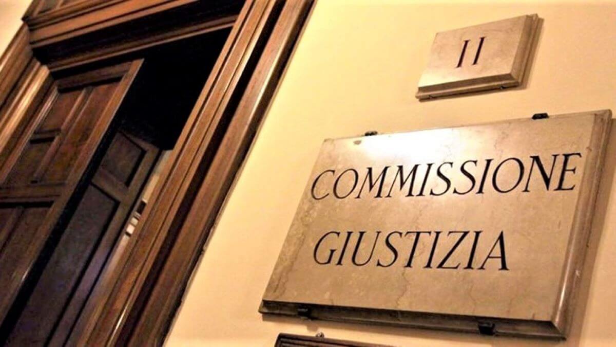 Almasri, Santanchè e Meloni: le tante morali del Governo e la pubblica decenza calpestata Almasri, Santanchè e Meloni: le tante morali del Governo e la pubblica decenza calpestata