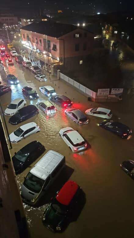 Galleria foto 'Maltempo dalla Puglia alla Toscana, disagi e allagamenti sull’Isola d’Elba: soccorse 80 persone' - foto 1