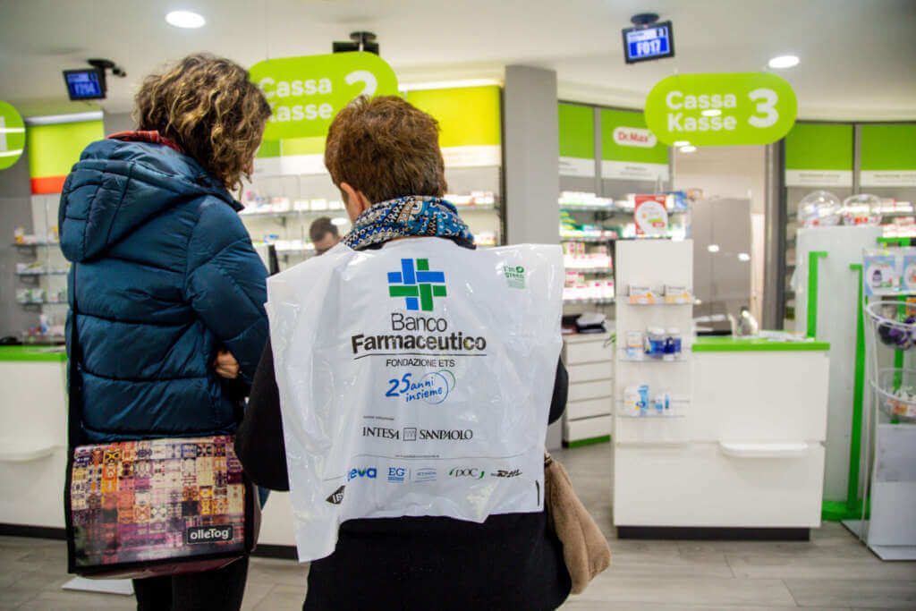 Galleria foto 'Giornata Raccolta del Farmaco, donati medicinali per 6 milioni di euro' - foto 1
