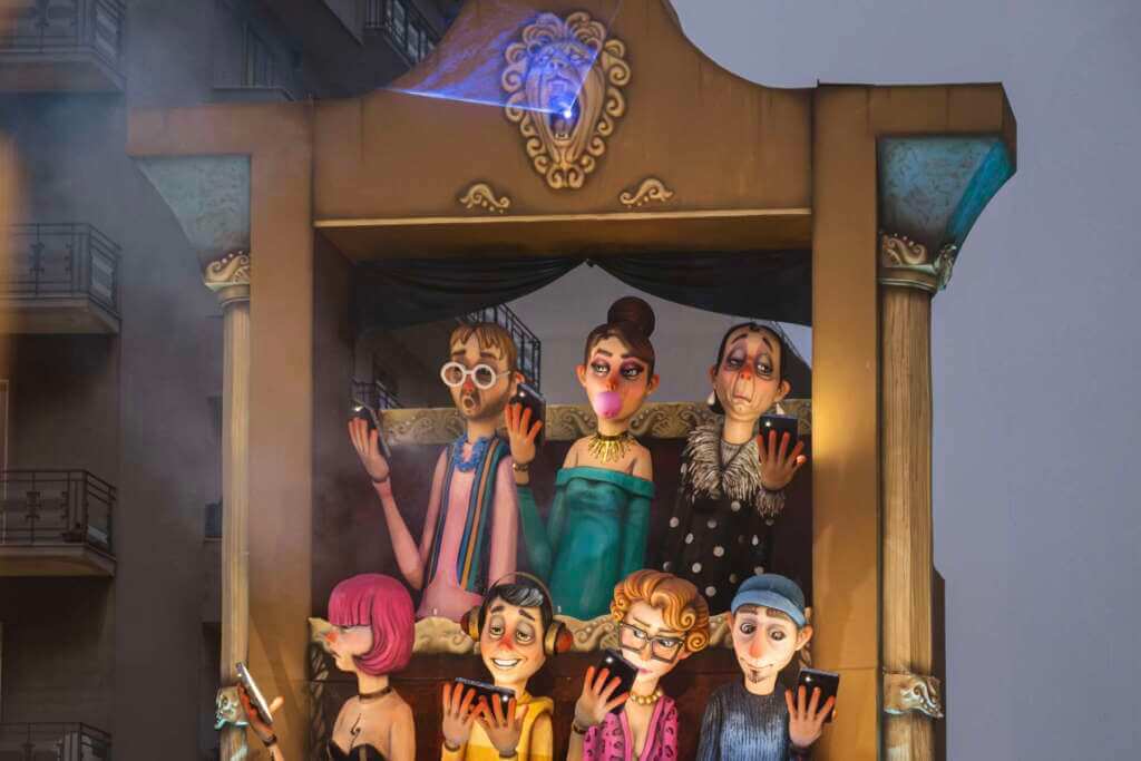 Galleria foto 'Carnevale di Putignano 2025, la prima giornata: oltre 17mila presenze con Le Vibrazioni – FOTO' - foto 6