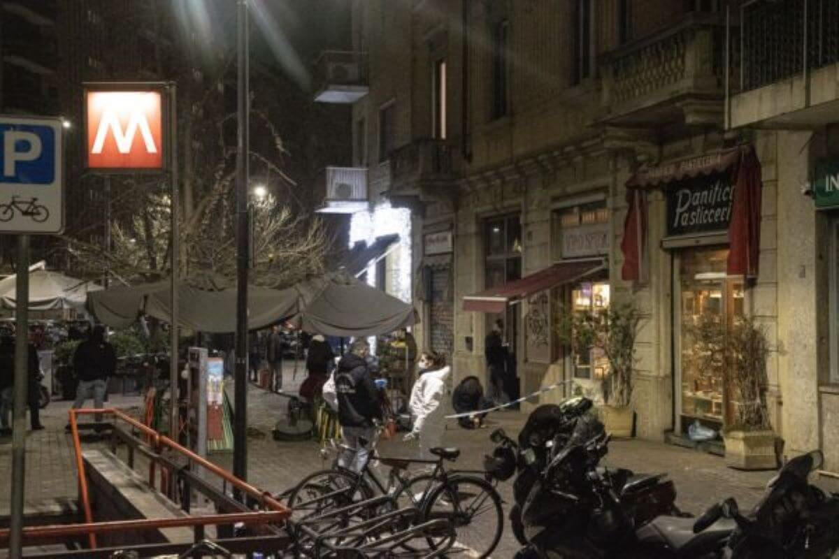 Milano, sparatoria in piazzale Gambara: un morto e un ferito. È caccia al killer Milano, sparatoria in piazzale Gambara: un morto e un ferito. È caccia al killer