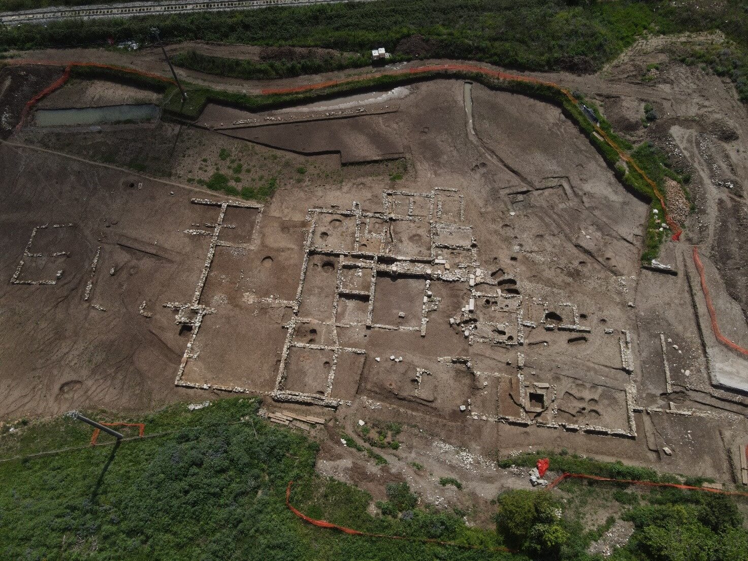 Alta velocità Napoli-Bari: durante i lavori emerge un tesoro archeologico – FOTO e VIDEO Alta velocità Napoli-Bari: durante i lavori emerge un tesoro archeologico – FOTO e VIDEO