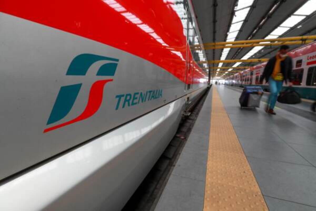 Bologna, guasto tecnico alla linea ferroviaria della stazione centrale: ritardi fino a 2 ore Bologna, guasto tecnico alla linea ferroviaria della stazione centrale: ritardi fino a 2 ore
