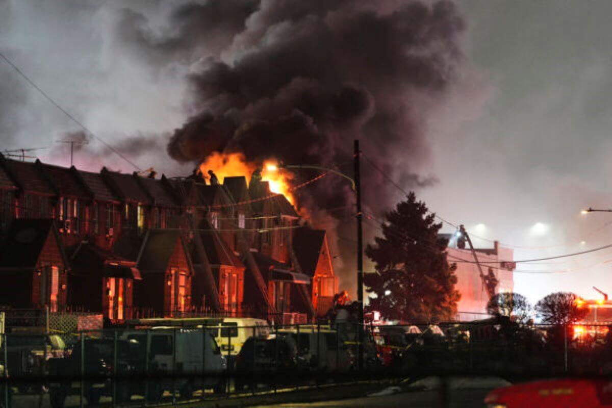 Philadelphia, un jet si schianta sugli edifici residenziali: 6 vittime