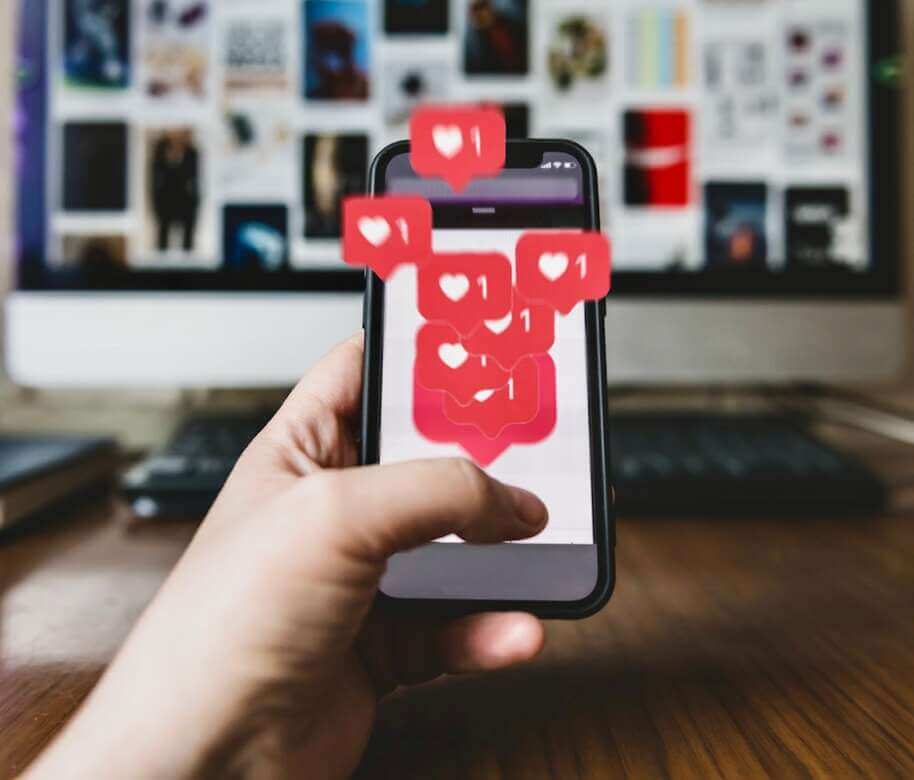 Galleria foto 'San Valentino senza l’amore, un foggiano lo cerca sui social: «Offro cena e fiori»' - foto 1