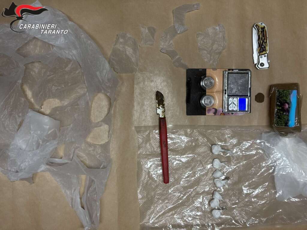 Galleria foto 'Massafra, nasconde in casa cocaina e hashish: un 32enne finisce ai domiciliari' - foto 1