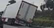 Camion fuori strada nel Barese, rallentamenti sulla Ss16 tra Torre a Mare e Mola – VIDEO