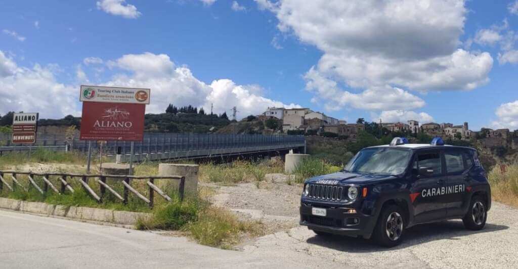 Galleria foto 'Aliano, ore di apprensione per due turisti persi tra i calanchi: salvati dai carabinieri' - foto 1