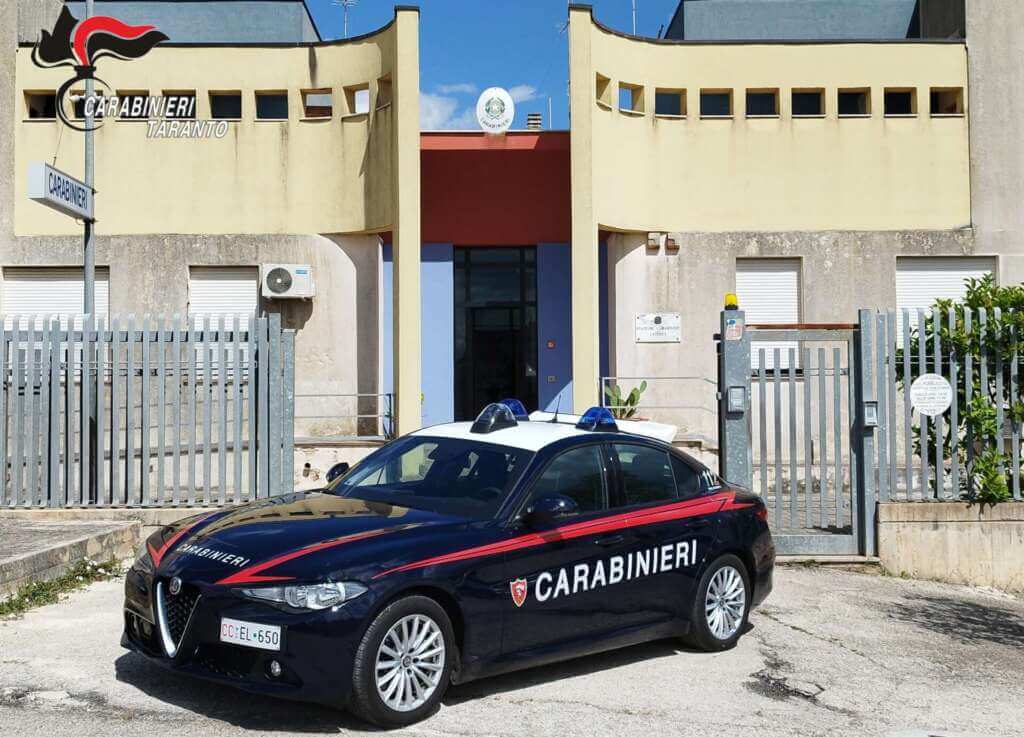 Galleria foto 'Laterza, aggredisce e minaccia di morte l’anziana madre: arrestato un 30enne' - foto 1