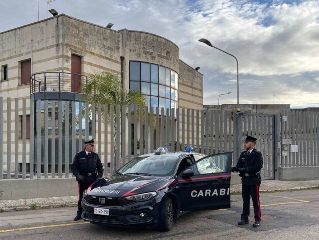 Galleria foto 'Castrignano dei Greci, estorce denaro alla madre e picchia il fratello: arrestato un 34enne' - foto 1