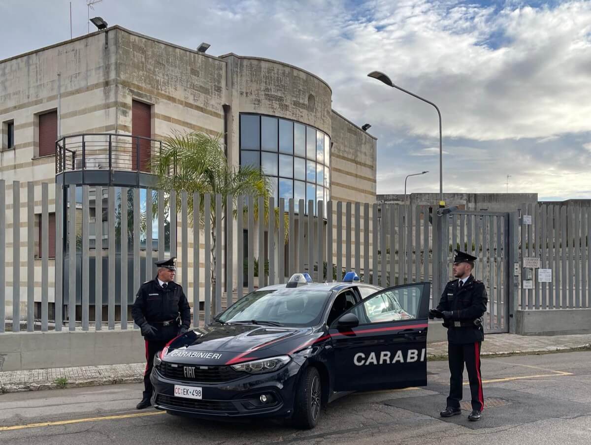 Castrignano dei Greci, estorce denaro alla madre e picchia il fratello: arrestato un 34enne