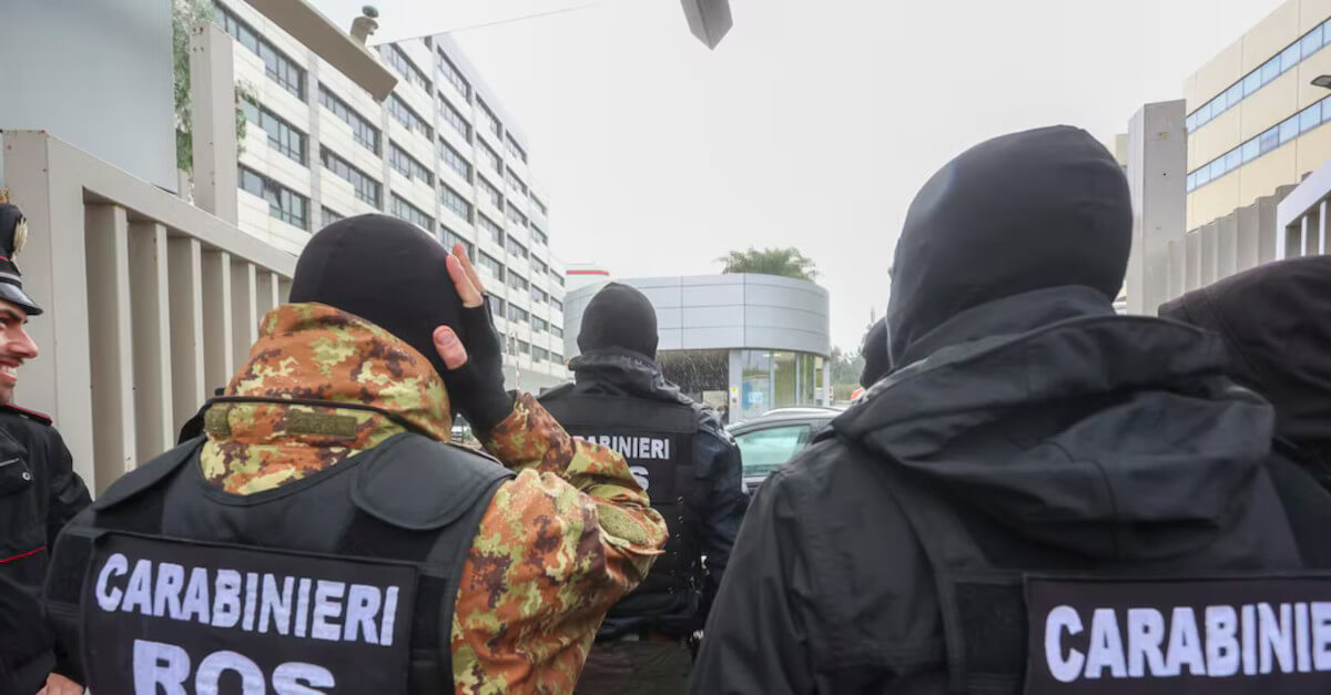 Mafia: a Catania arrestati un deputato regionale siciliano, un sindaco e due consiglieri comunali Mafia: a Catania arrestati un deputato regionale siciliano, un sindaco e due consiglieri comunali
