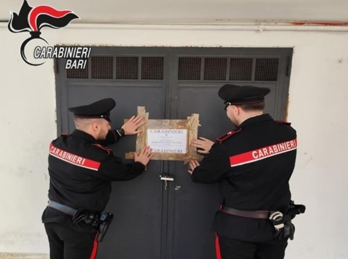 Bari, circolo ricreativo illegale in alloggio popolare sequestrato dai Carabinieri