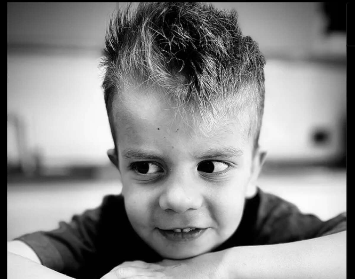 Genova, si è spento a 6 anni Cesare Zambon: il piccolo guerriero era affetto da neurofibromatosi Genova, si è spento a 6 anni Cesare Zambon: il piccolo guerriero era affetto da neurofibromatosi