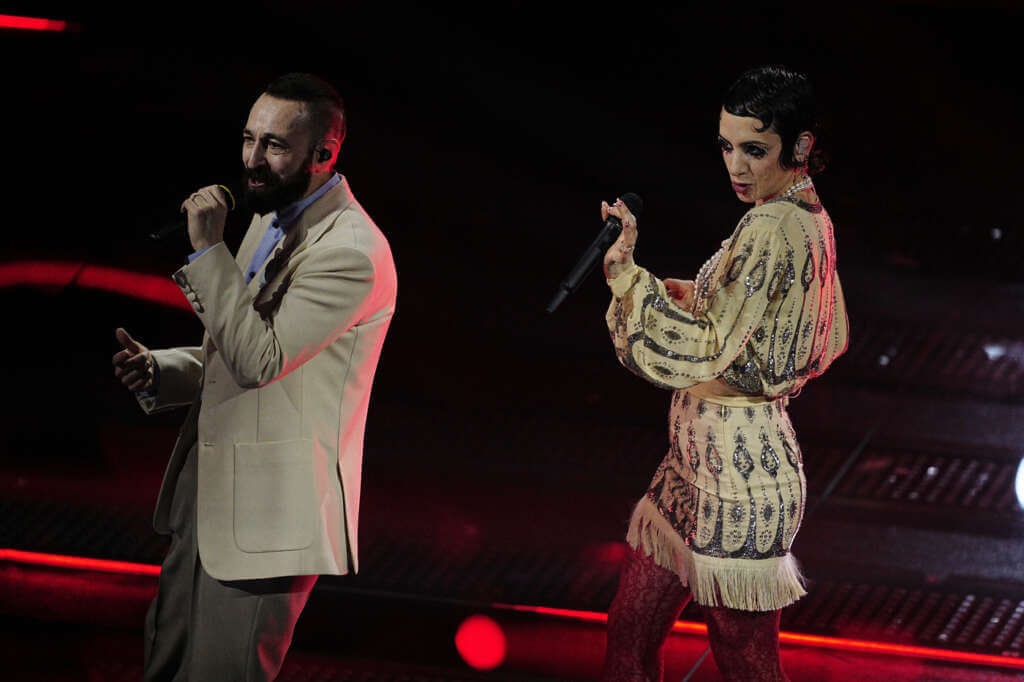 Galleria foto '“Cuoricini” a Fasano: dopo il successo a Sanremo i Coma_Cose al Luce Music Festival' - foto 1