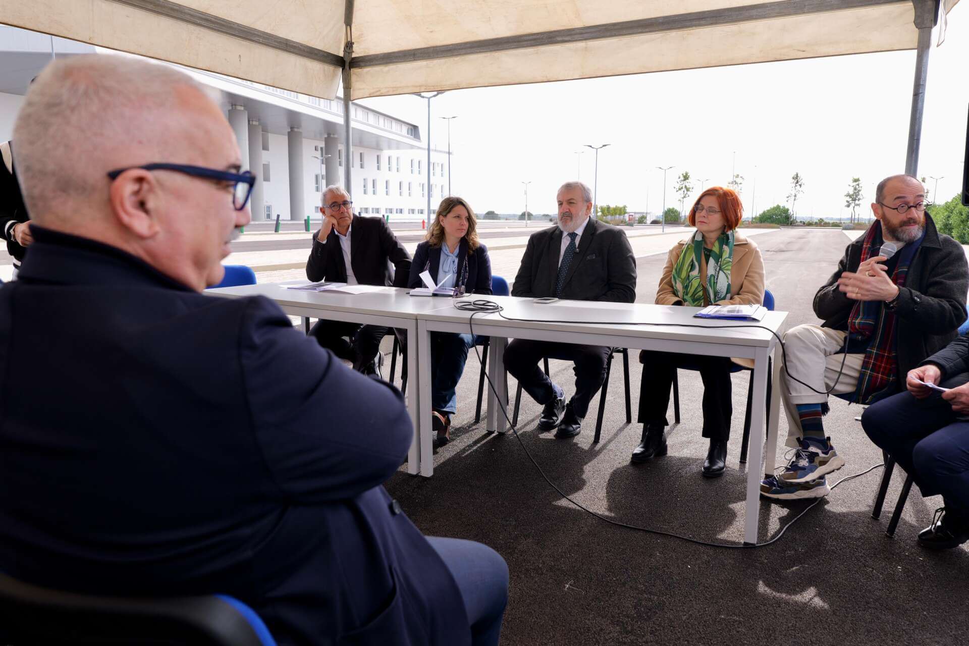 Taranto, opere d’arte per il nuovo ospedale San Cataldo: «Così umanizziamo le cure» – VIDEO