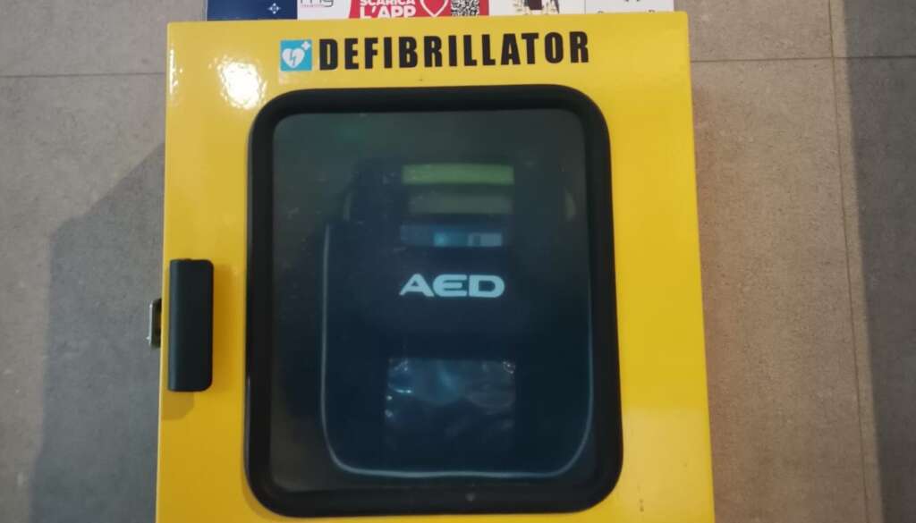 Galleria foto 'Bari, defibrillatori rubati e ritrovati a Palese: un 40enne denunciato per furto' - foto 1