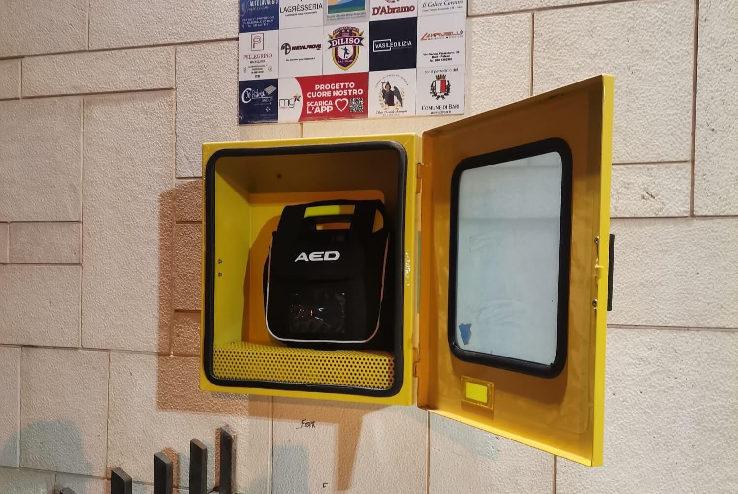 Bari, ritrovati i due defibrillatori scomparsi a Palese: «Il quartiere torna cardioprotetto» Bari, ritrovati i due defibrillatori scomparsi a Palese: «Il quartiere torna cardioprotetto»