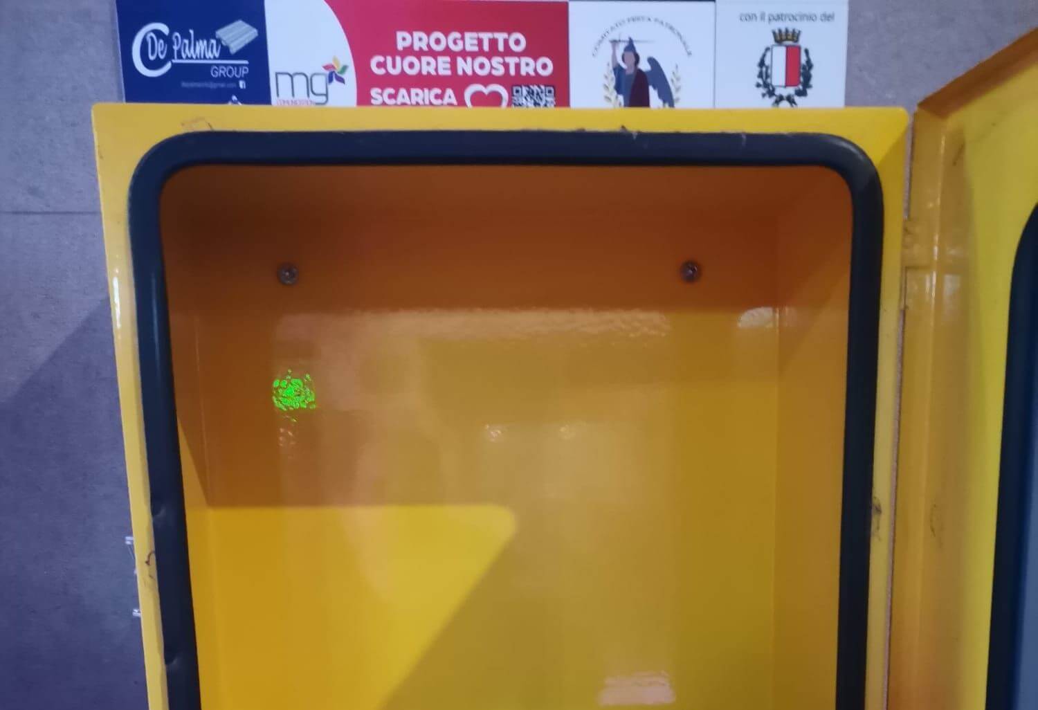 Bari, spariti due defibrillatori a Palese: «Qui è proibito sentirsi male»