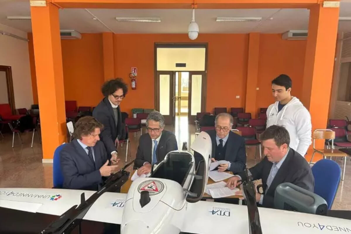 I droni per trasportare materiale sanitario: via alla sperimentazione nel Salento I droni per trasportare materiale sanitario: via alla sperimentazione nel Salento