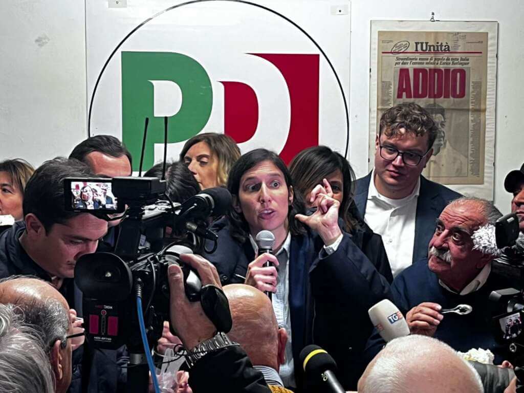Galleria foto 'Schlein in Puglia: «Decaro candidato presidente? Presto per parlarne». A Taranto incontra i lavoratori' - foto 1