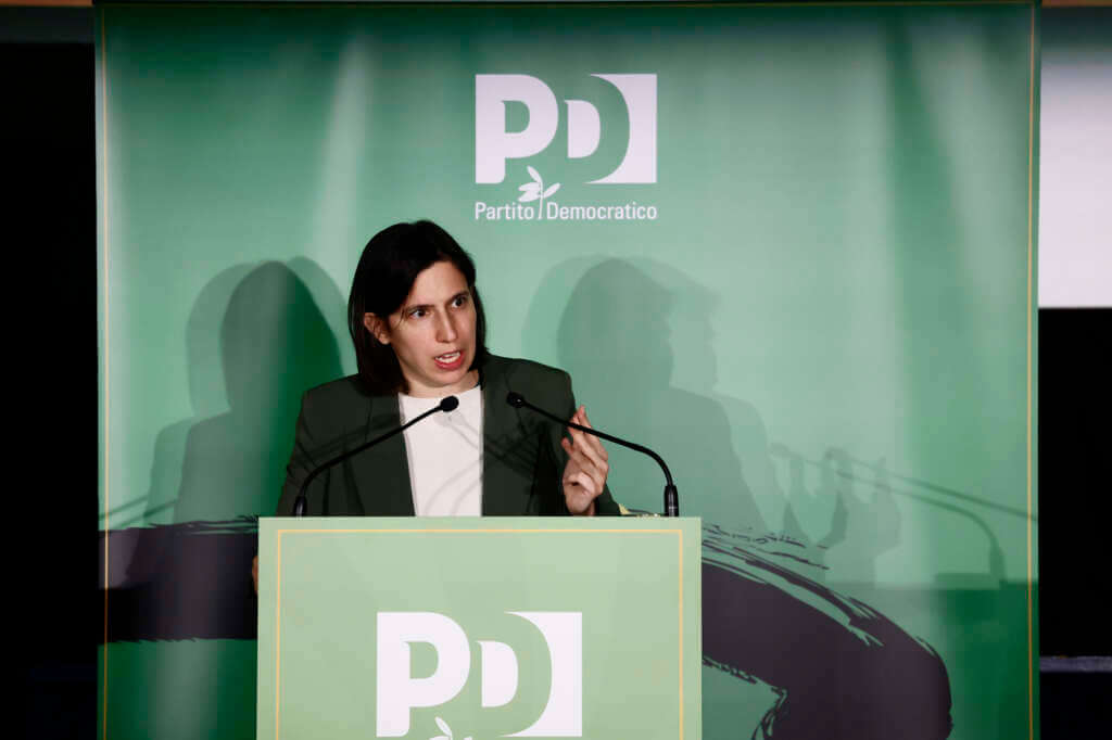 Galleria foto 'La giornata pugliese di Elly Schlein: la segretaria dem a Bari e Taranto per parlare di lavoro' - foto 1