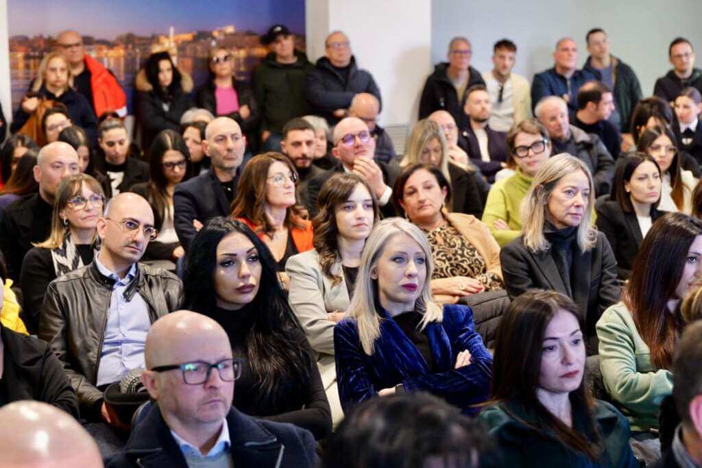 Galleria foto 'Brindisi, nuovo personale per la Sanitaservice. Emiliano: «Bella giornata per i lavoratori» – VIDEO' - foto 22