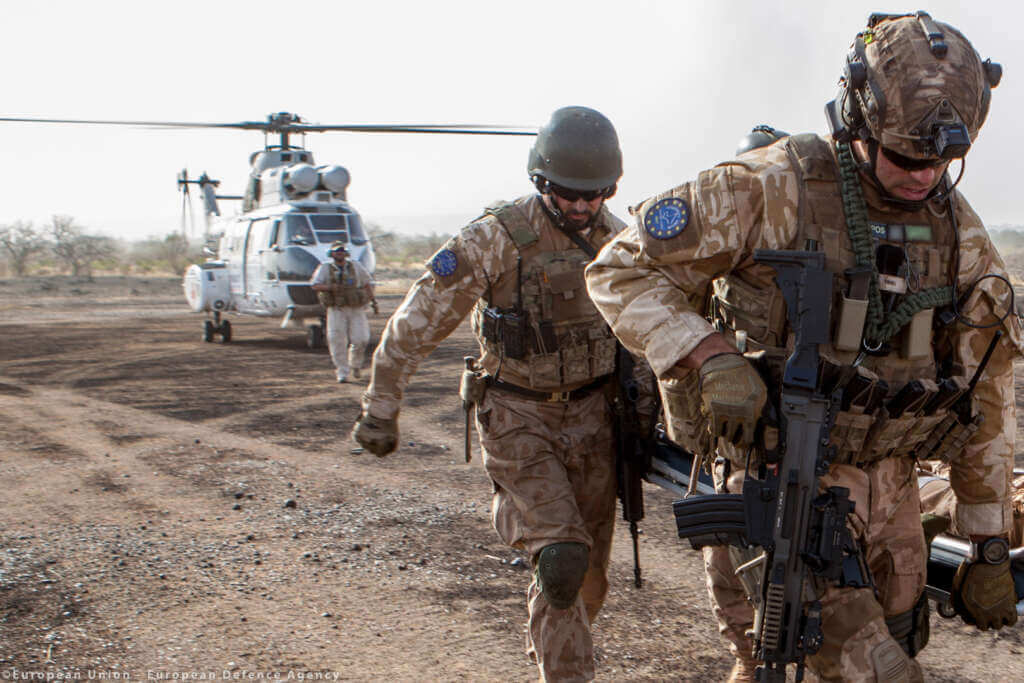 Galleria foto 'L’esercito comune europeo sarebbe una trappola e un pericolo. Il nostro è un continente di pace' - foto 1