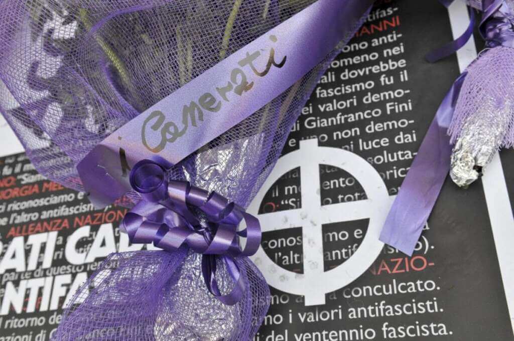 Galleria foto 'Apologia del fascismo ad Acca Larentia: scattano 16 daspo, ci sono anche ultras' - foto 1