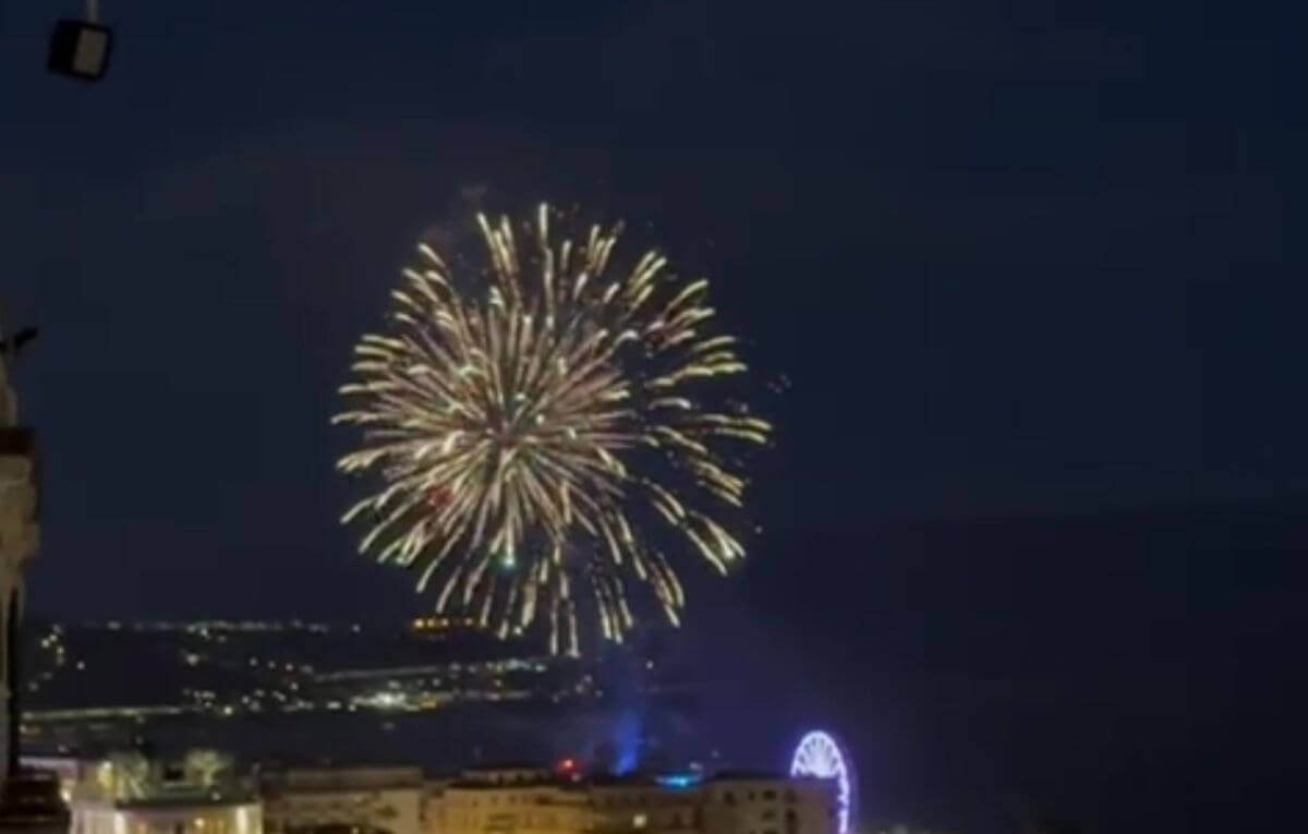 Sanremo si prepara al Festival: lo spettacolo dei fuochi nella Città dei fiori – VIDEO