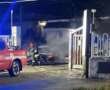 Massafra, scoppia l’incendio in un autoparco: distrutti sei mezzi. Indagini in corso