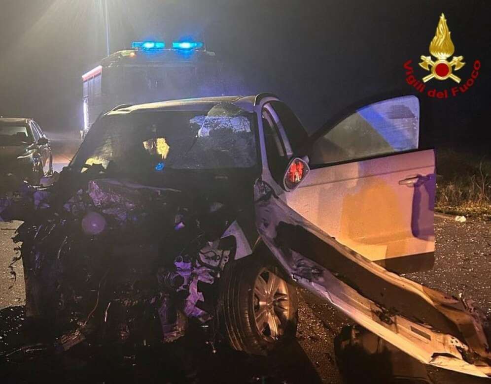 Galleria foto 'Terribile incidente sulla provinciale tra Gioia e Acquaviva: morti un 44enne e un 19enne' - foto 2