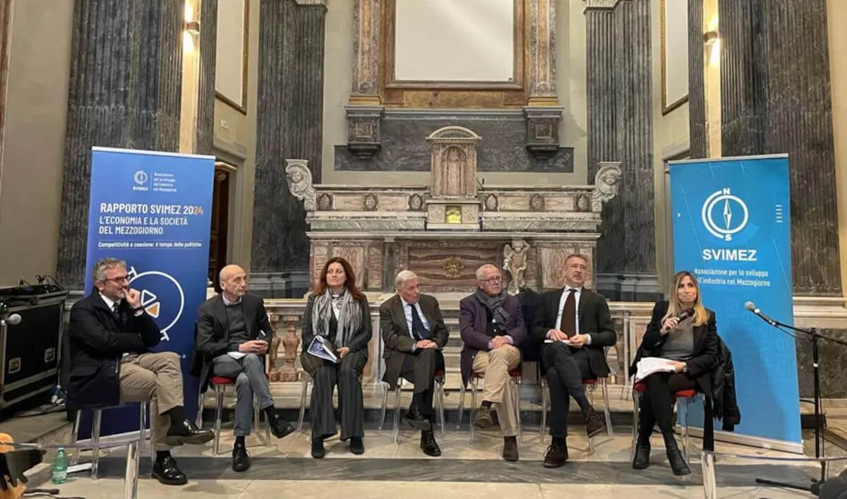 Sgravi per chi assume laureati, la ricetta di Svimez per fermare la fuga di giovani talenti dal Sud Sgravi per chi assume laureati, la ricetta di Svimez per fermare la fuga di giovani talenti dal Sud