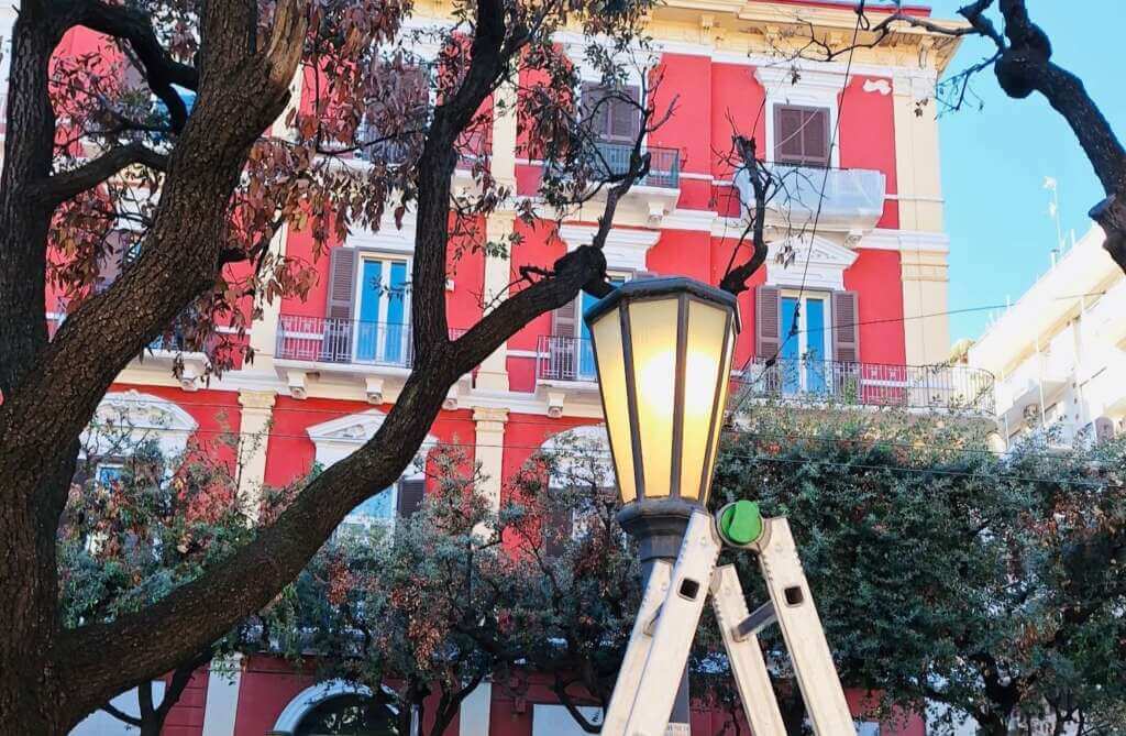 Galleria foto 'Bari, nuova luce in corso Cavour: via all’installazione di 40 lampade a led' - foto 1
